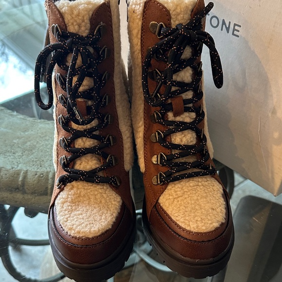 New in Box $100 Sun + Stone Women's Brown and Cream Lace-Up Combat Boots sz 7 - Picture 8 of 10